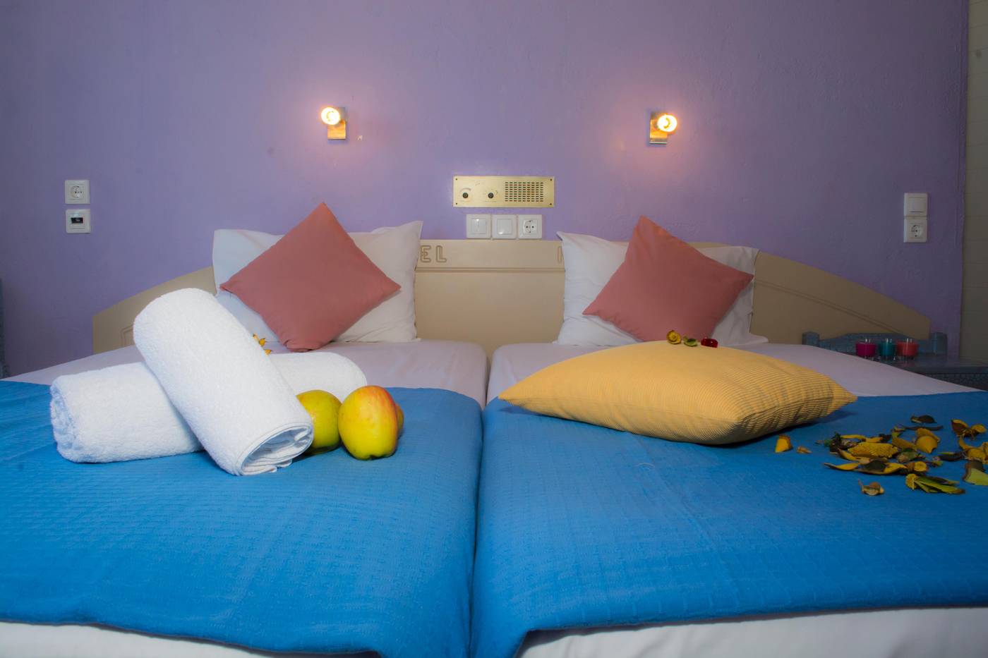 Nikos-Room-15