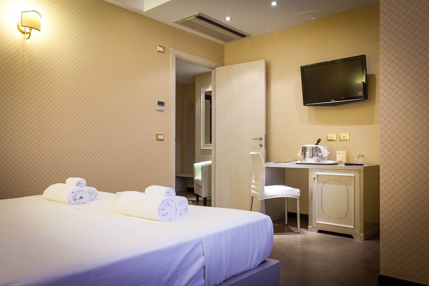 Modica-Palace-Hotel-Room-10