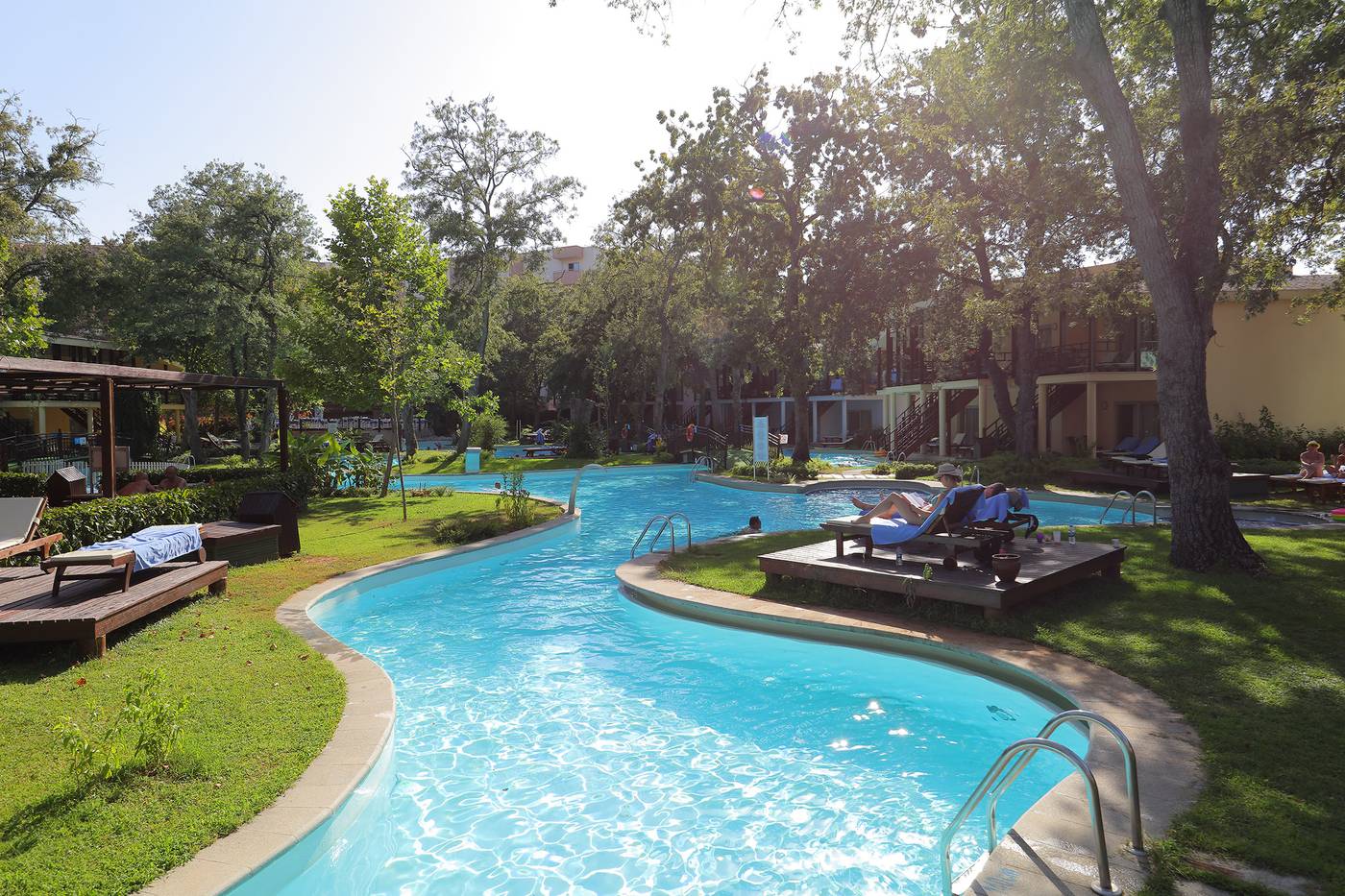 Sueno-Hotels-Beach-Side-Pool-6