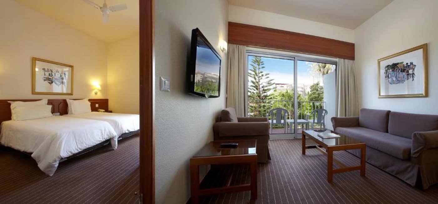 Girassol---Suite-Hotel-Room-13