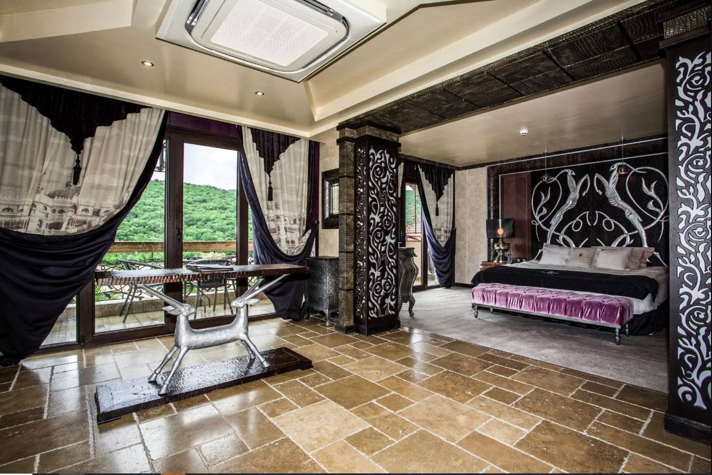 Royal-Castle-Room-40