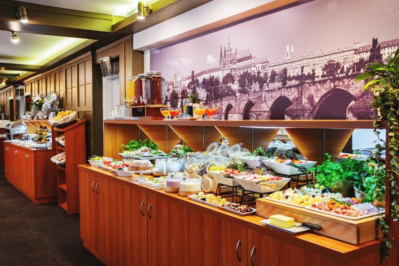 Charles-Central-Restaurant-18