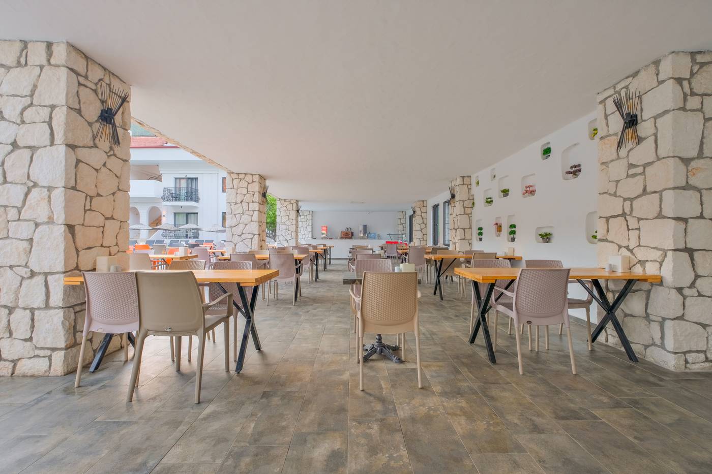 Akdeniz-Beach-Hotel-Restaurant-46