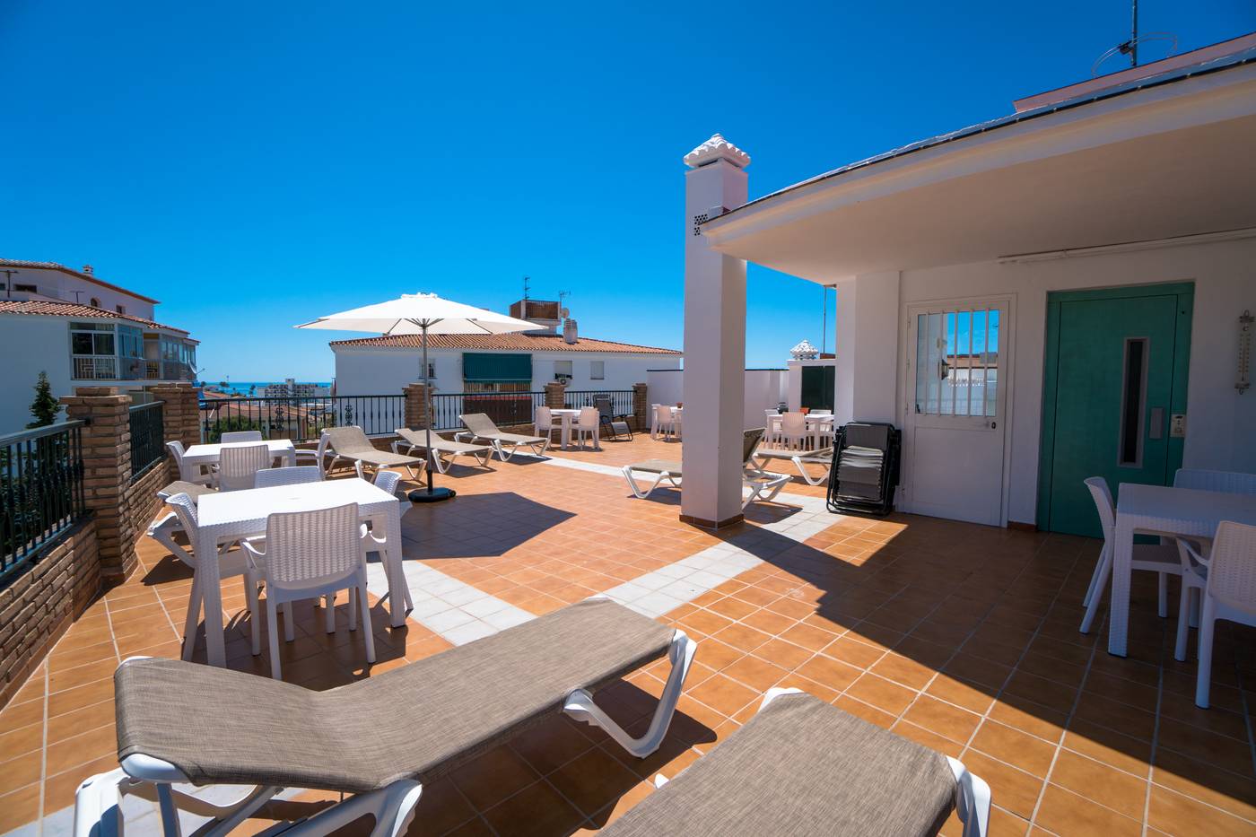 Apartamentos-Tur----sticos-Manuel-Mart----n-Terrace-9