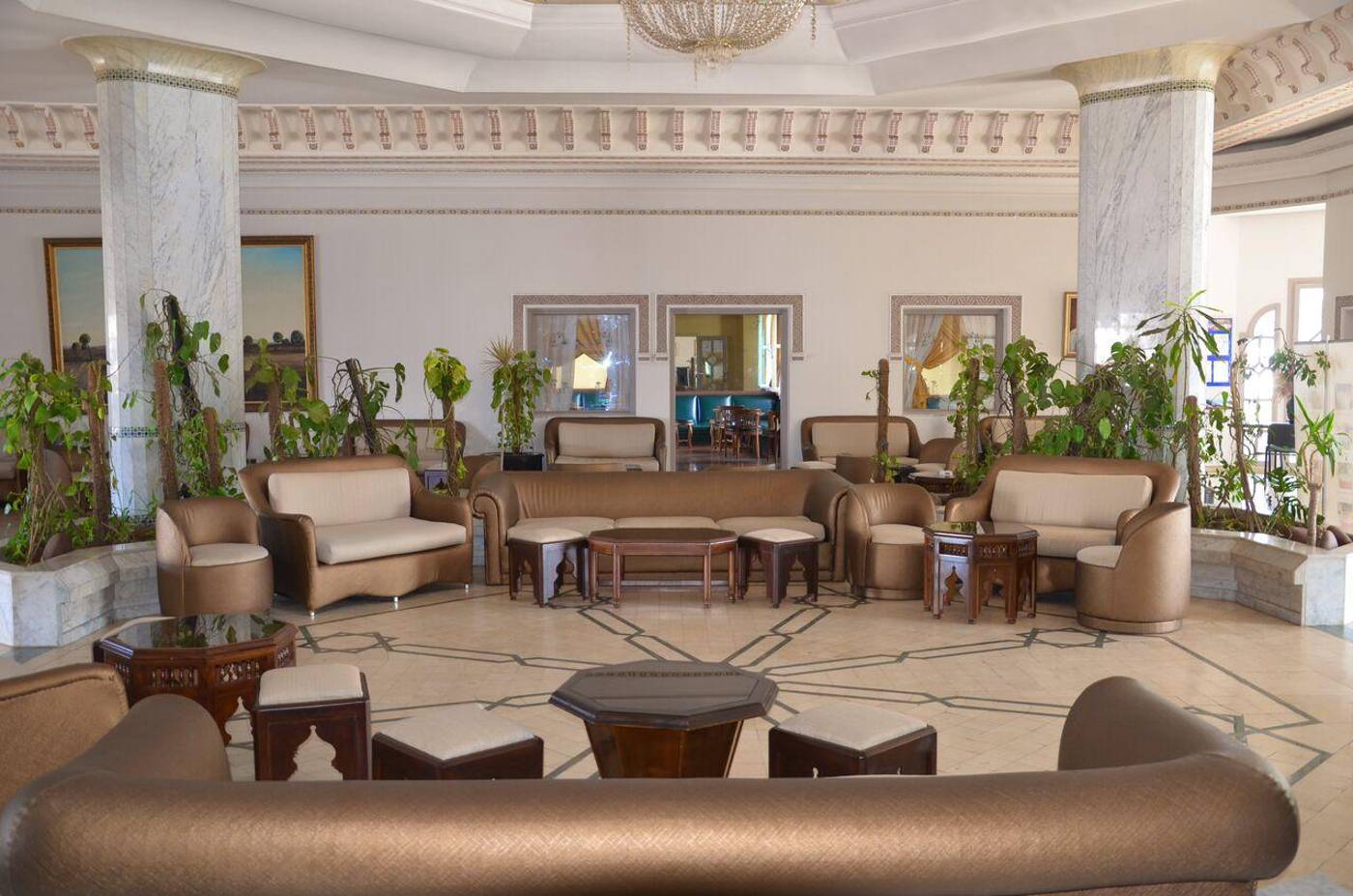 Le-Tivoli-Hotel-Lobby-35