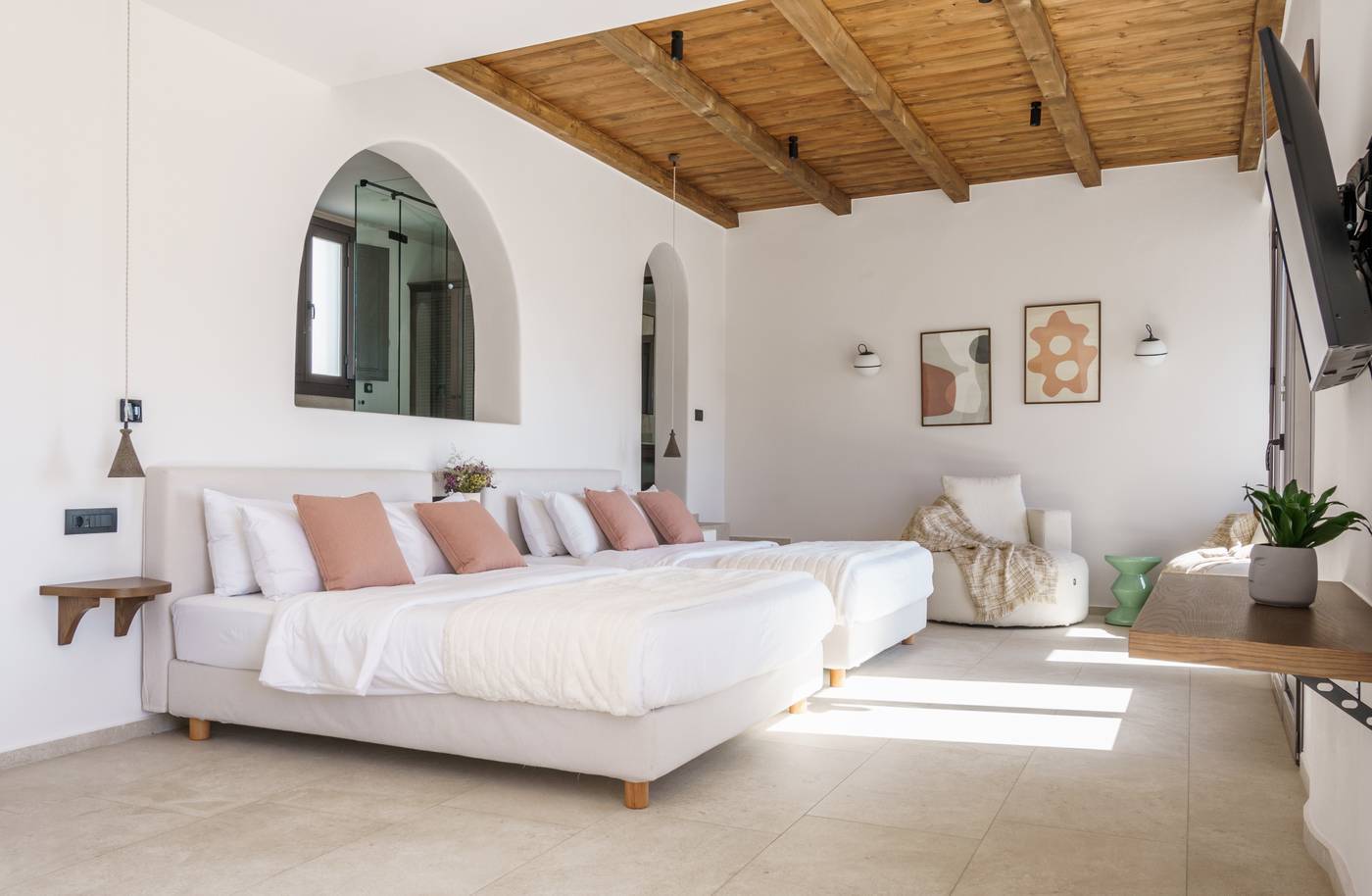 Pelican-Bay---Art-Hotel-Room-16