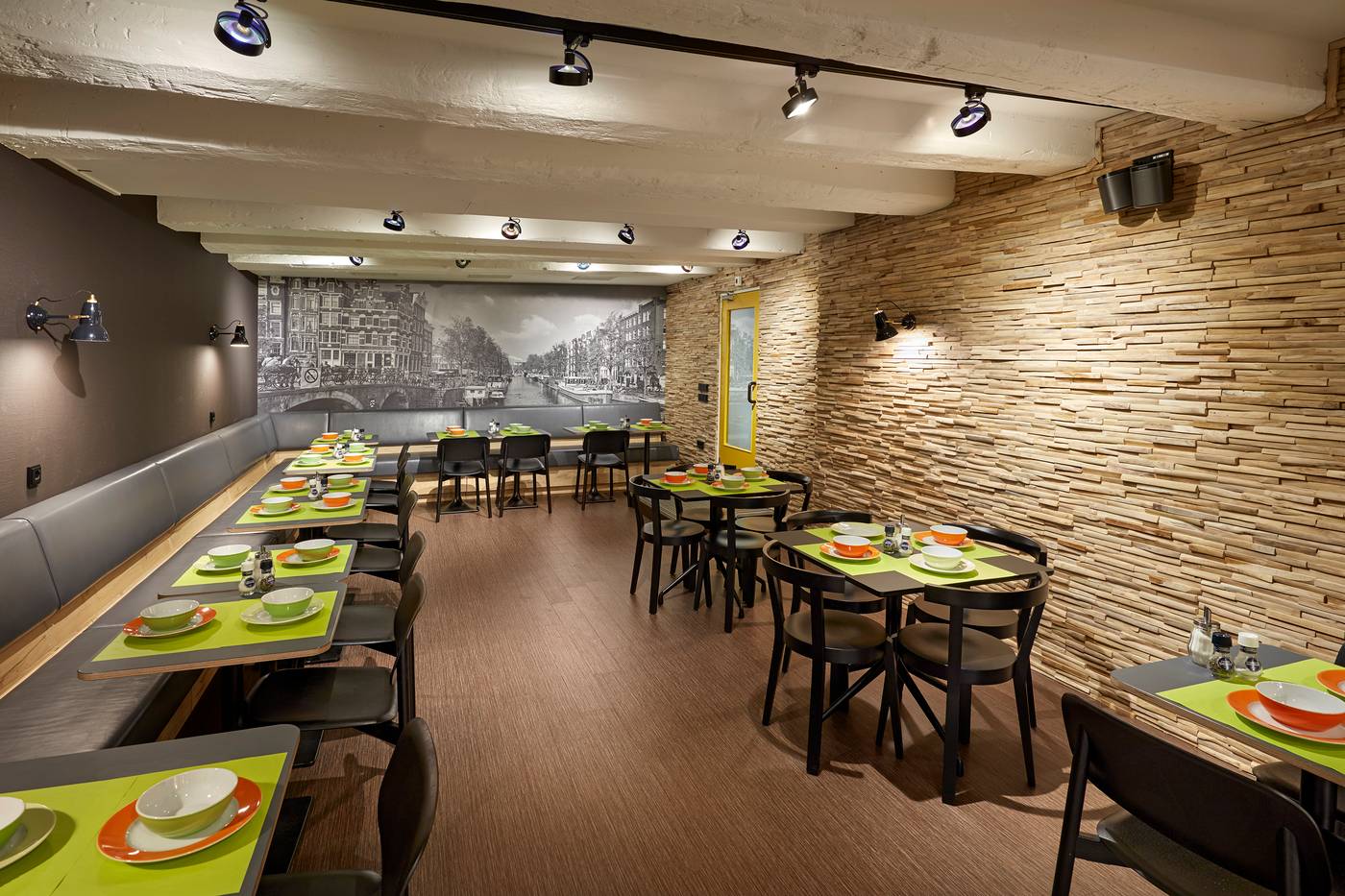 Nova-Hotel---Apartments-Restaurant-32