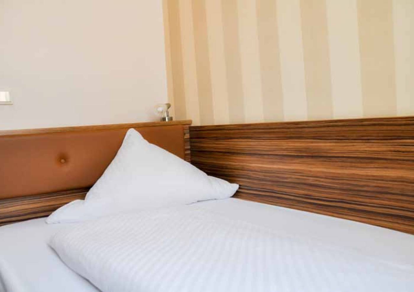 Erde Hotel Erlangen-Germany-ERLANGEN -Room-10