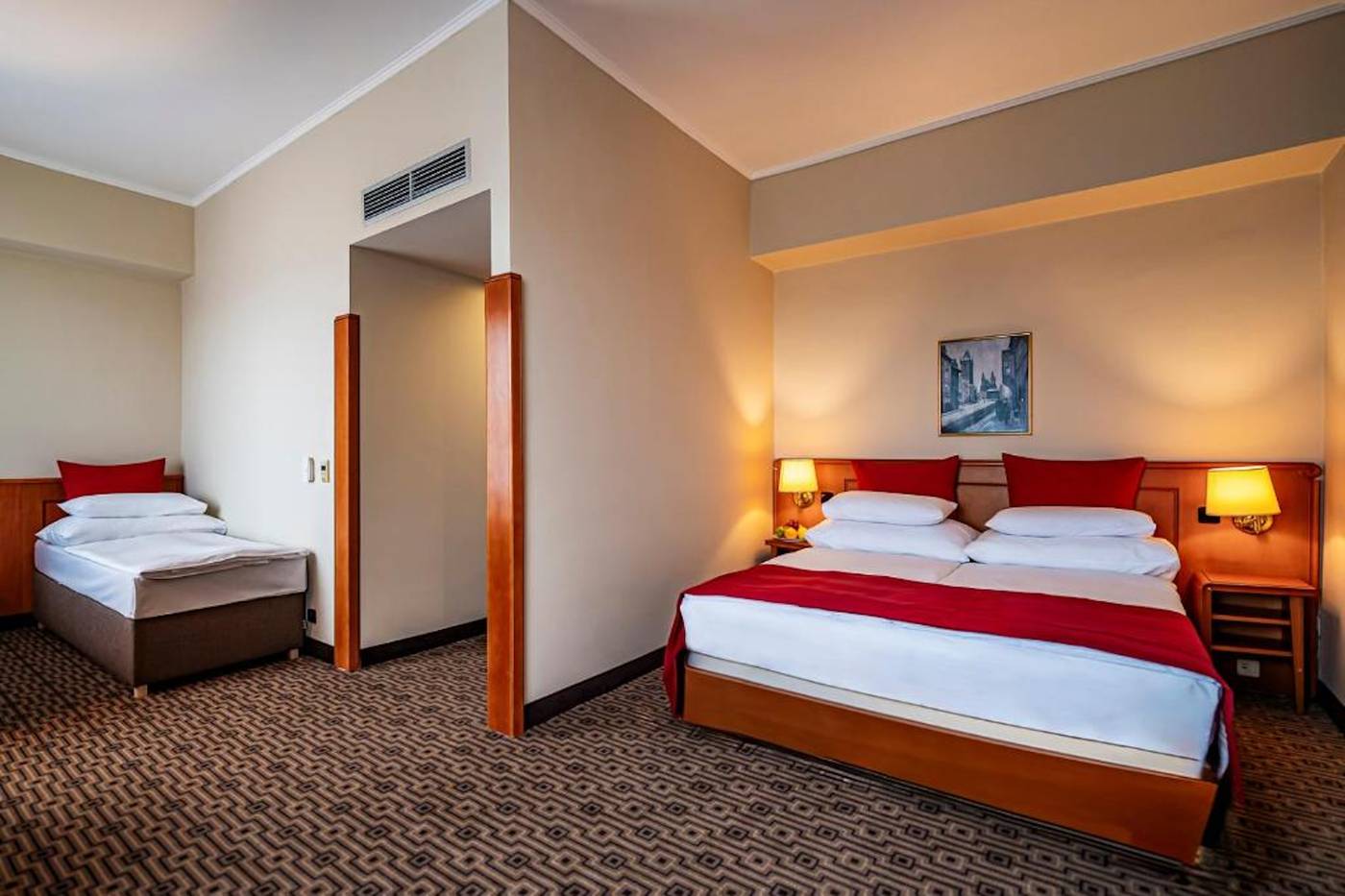 Grand-Hotel-International-Room-19