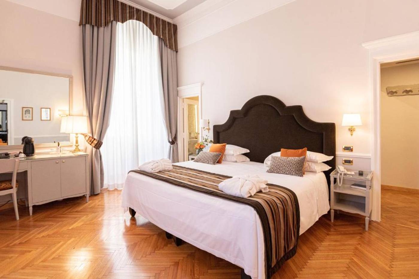 Bettoja-Hotel-Massimo-d-Azeglio-Room-19