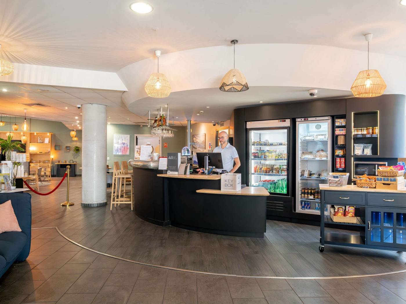 Novotel-Suites-Cannes-Centre-General-view-37