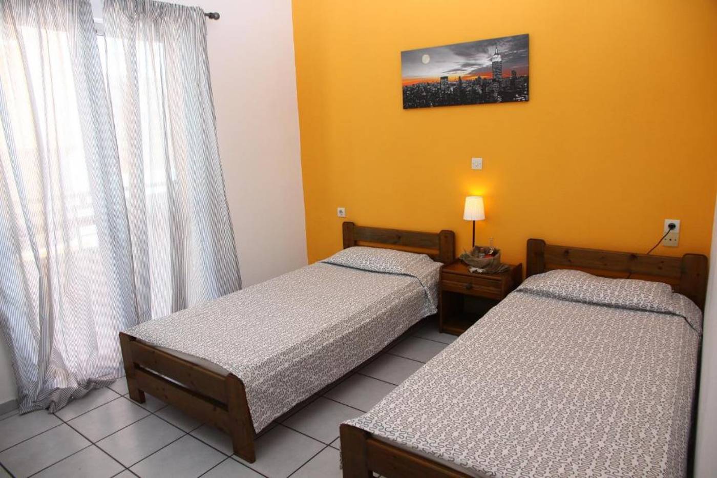 Happy-Days-Studios-Room-42