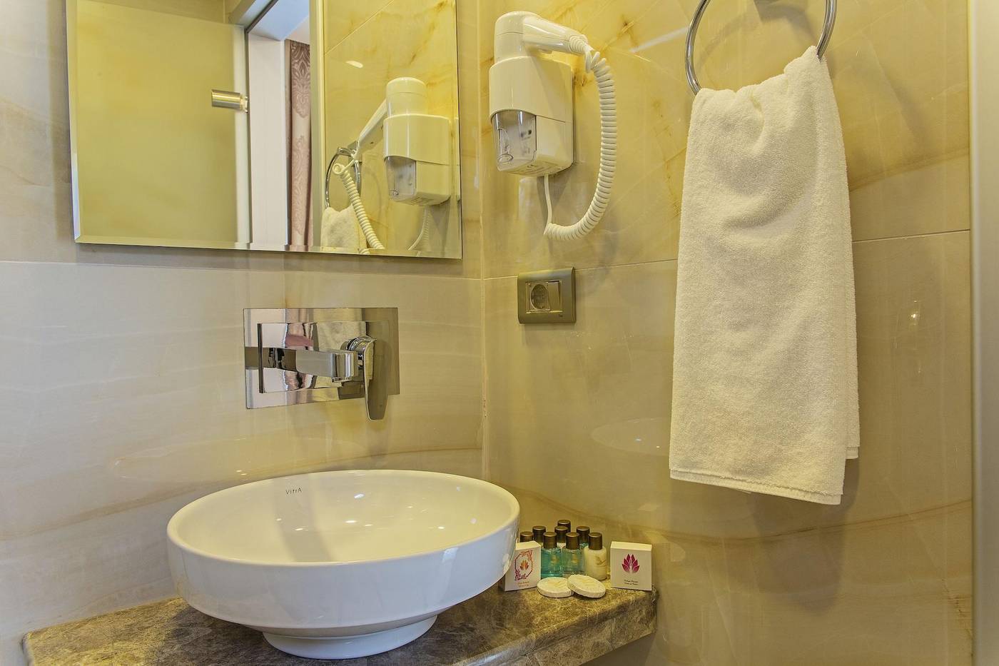 Grand-Naki-Hotel-Room-39