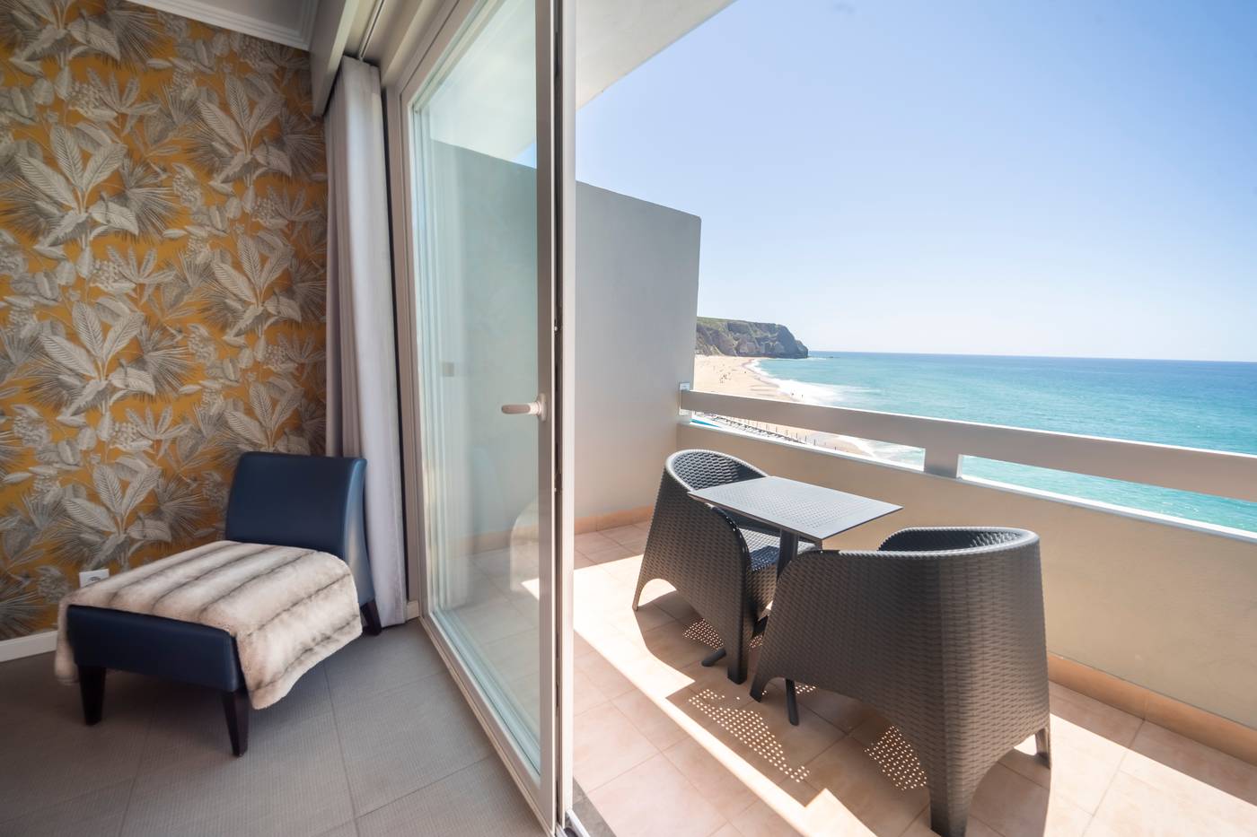 HOTEL-ARRIBAS-Room-1