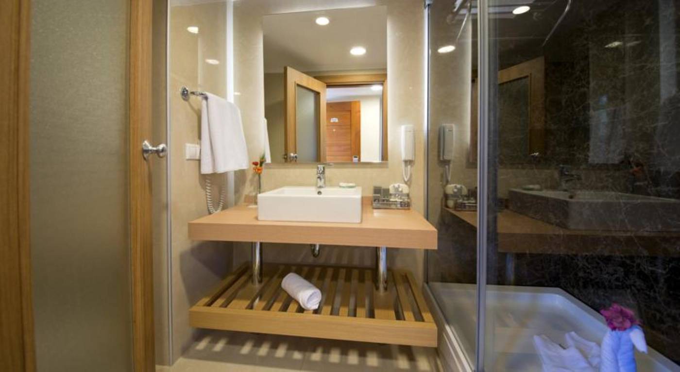 Limak-Limra-Hotel---Resort-Room-37