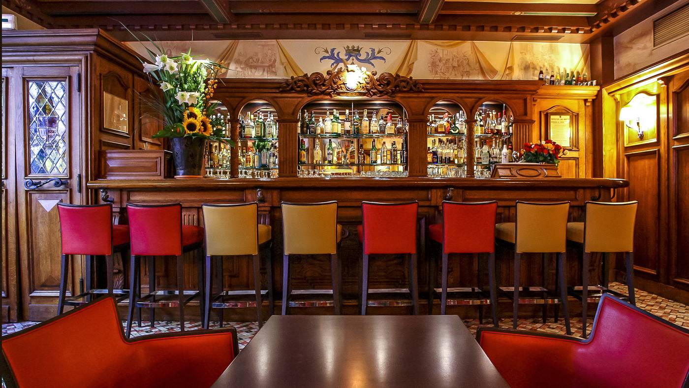 Hotel-Etats-Unis-Opera-Bar-9