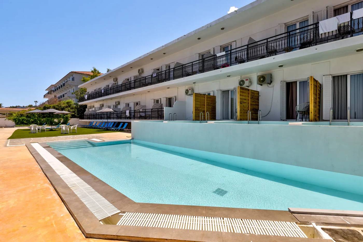 Argassi-Beach-Hotel-Pool-2