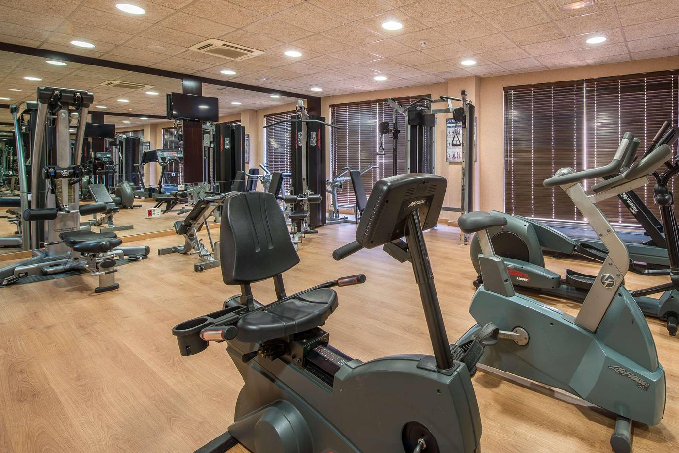 Barcelo-Costa-Ballena-Sports-and-Entertainment-76