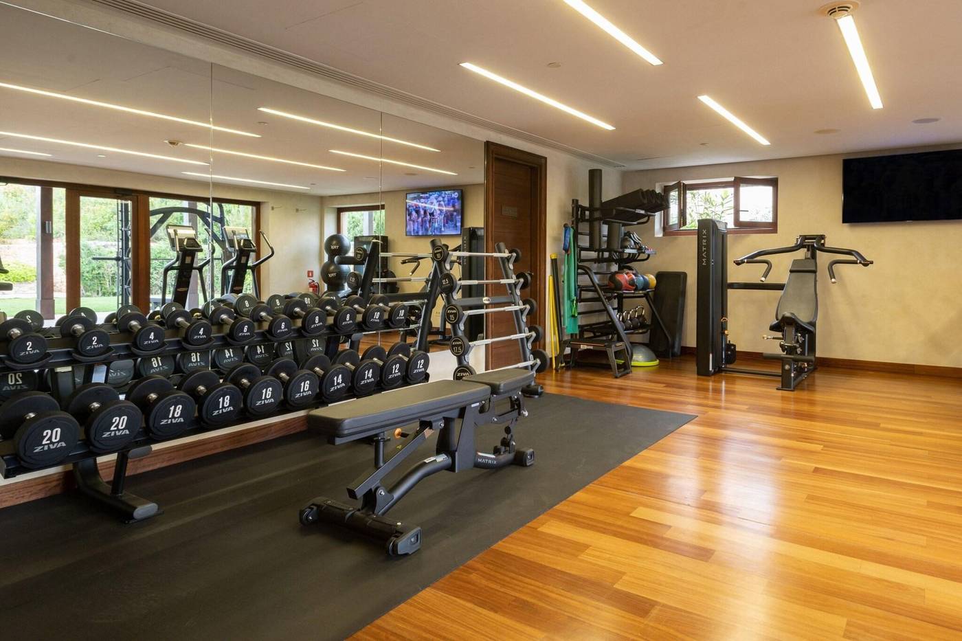 The-Romanos--A-Luxury-Collection-Resort-Sports-and-Entertainment-82