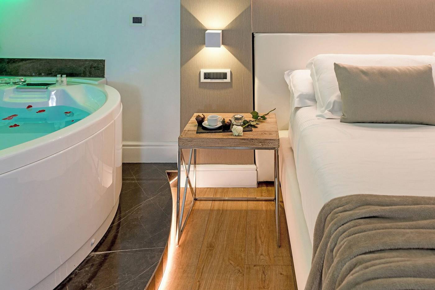 Vatican-Style-Room-43