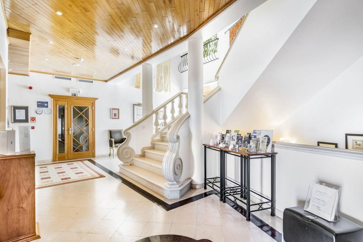 Hotel-Dom-Vasco-Lobby-6