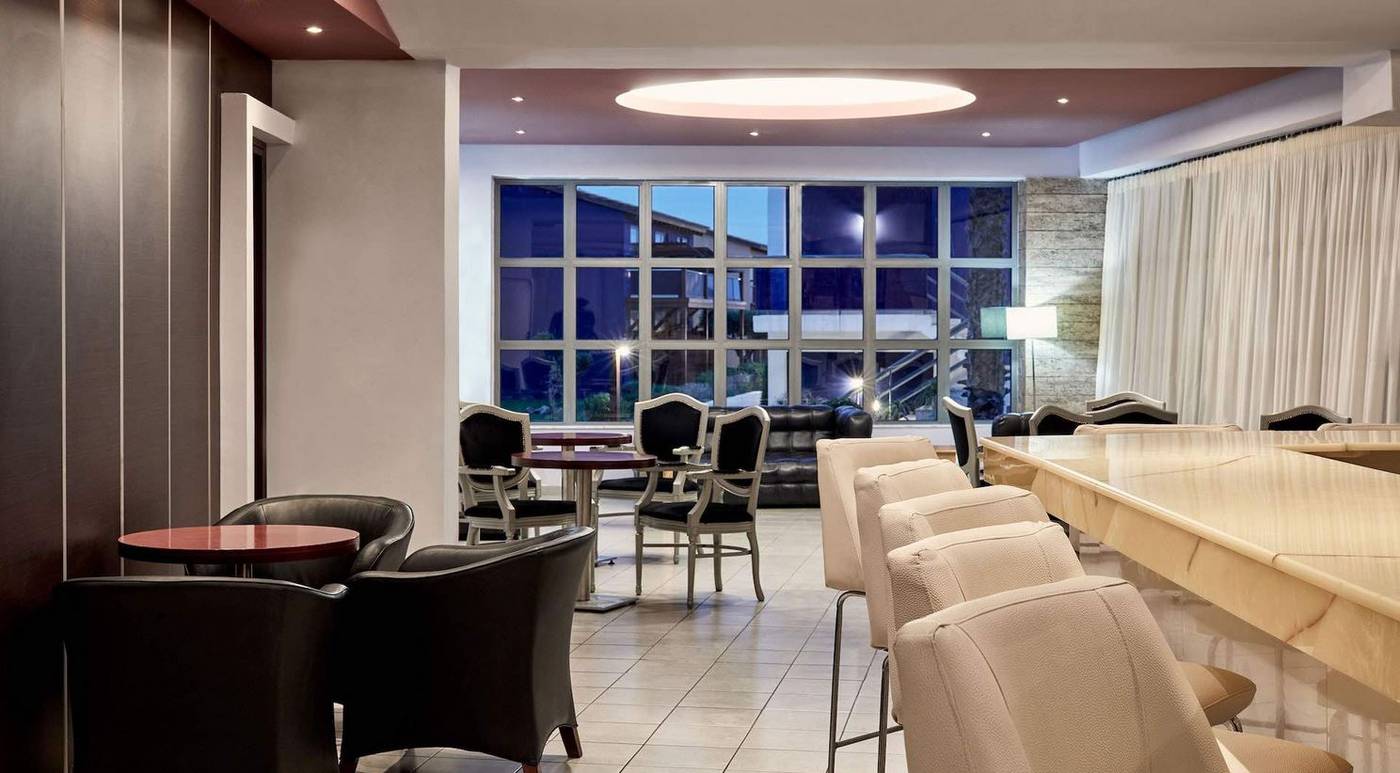 Aegean-Breeze-Resort-Bar-27