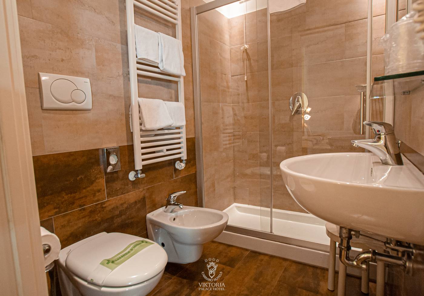 Viktoria-Palace-Room-24