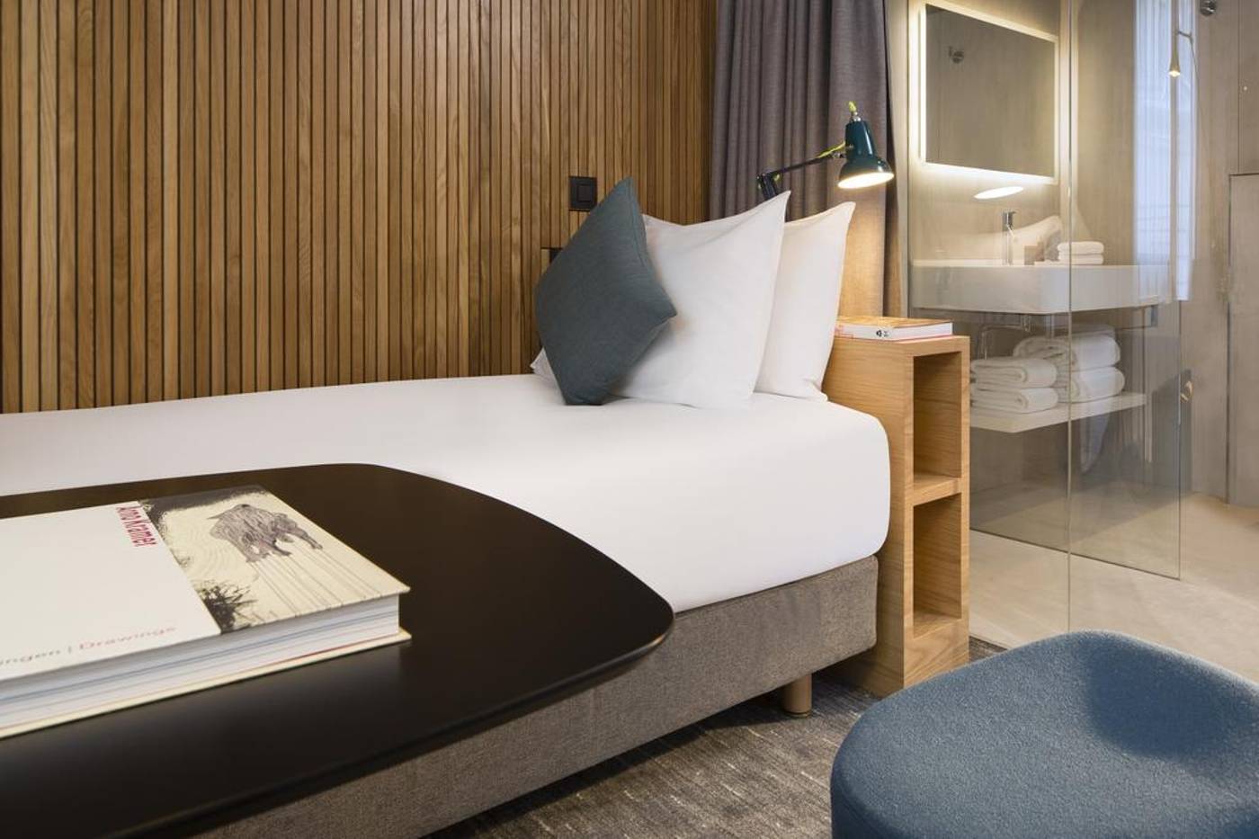 Drawing-Hotel-Room-11