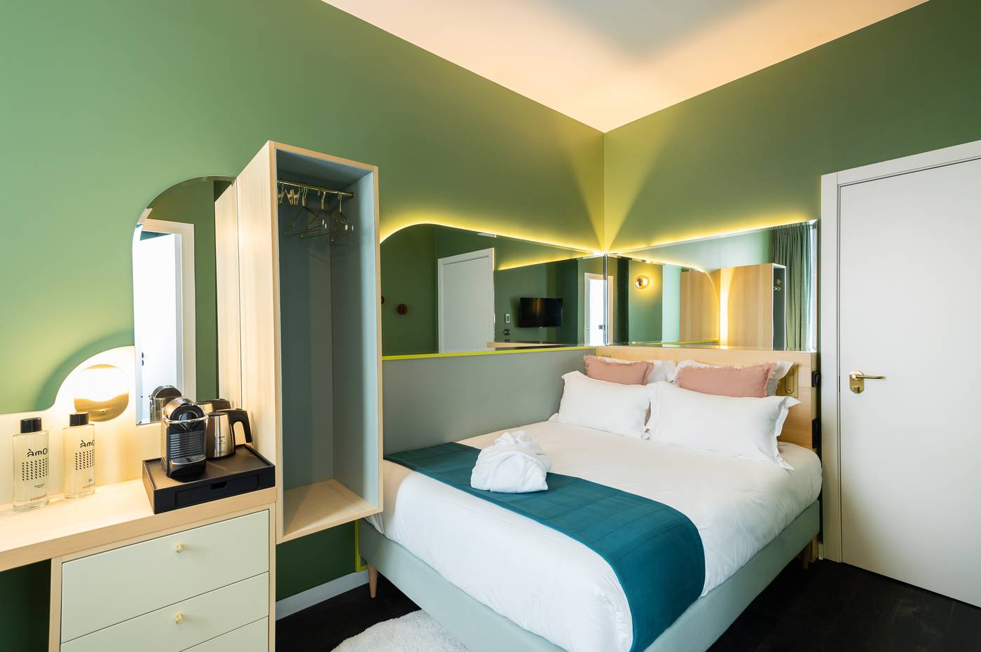 Hotel-Amoi-Paris-Room-6