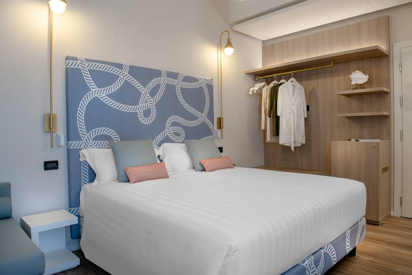 Litoraneo Suite Hotel-Italy-RIMINI-Room-4