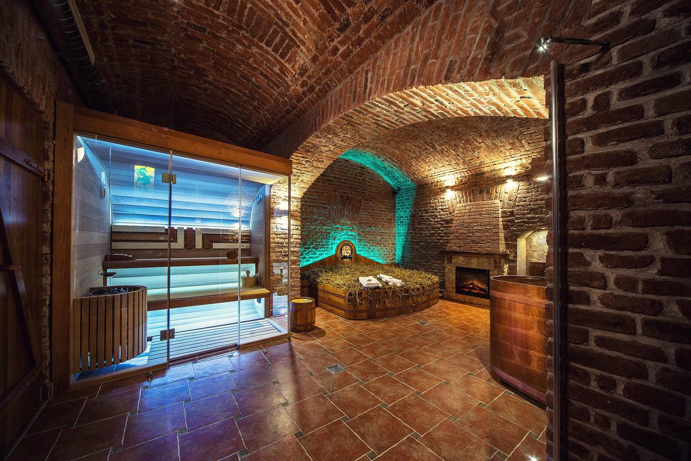 Suite-Home-Prague-Sports-and-Entertainment-33