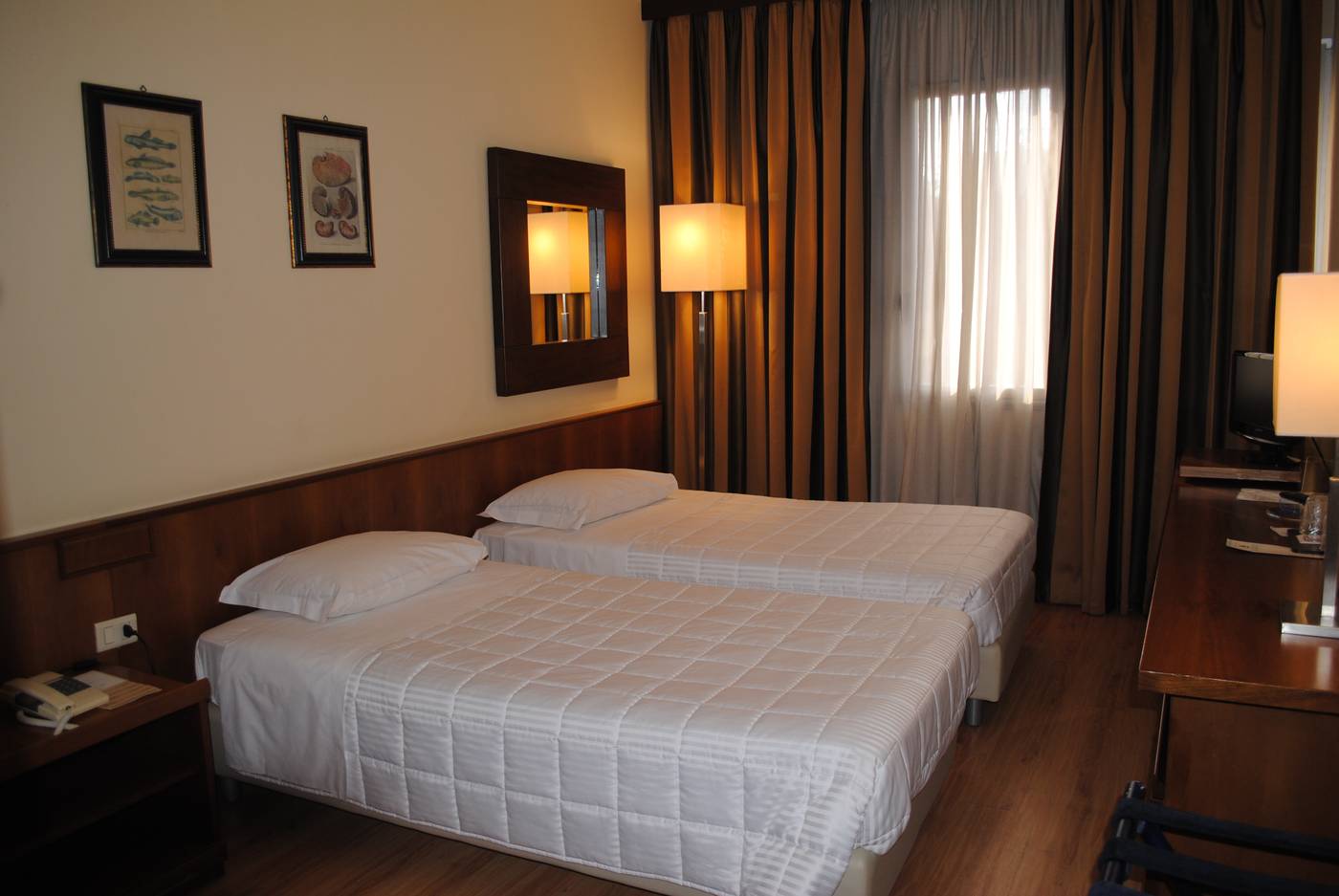 Royal-Palace-Room-11