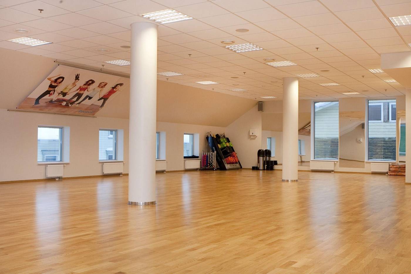 Park-Inn-by-Radisson-Meriton-Conference-Spa-Hotel-Sports-and-Entertainment-70