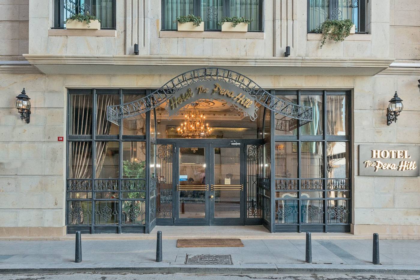 The-Pera-Hill-General-view-1