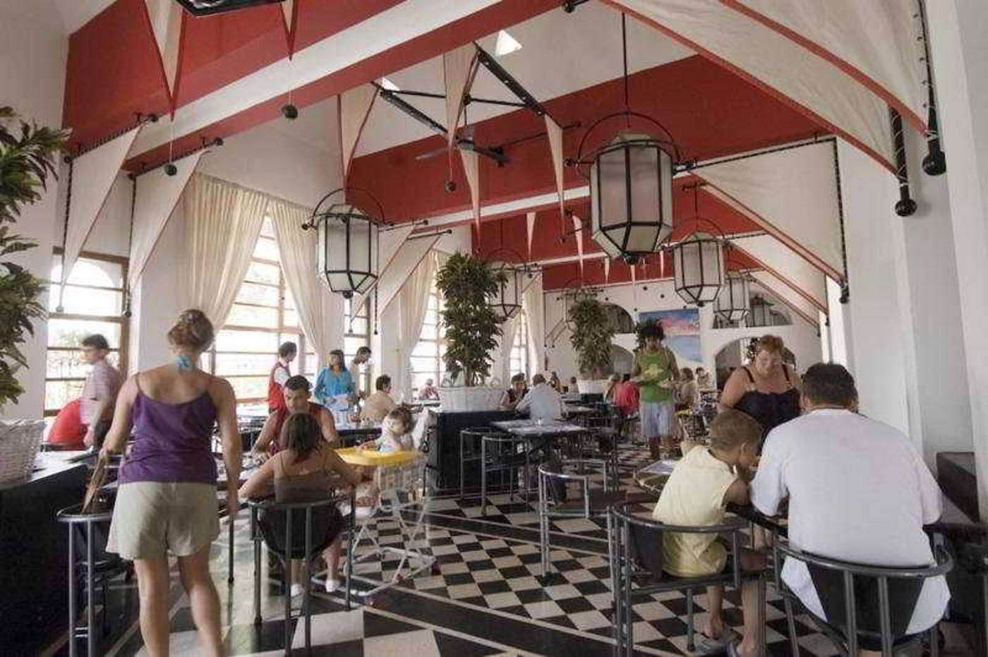 El-Pueblo-Tamlelt-Bar-49