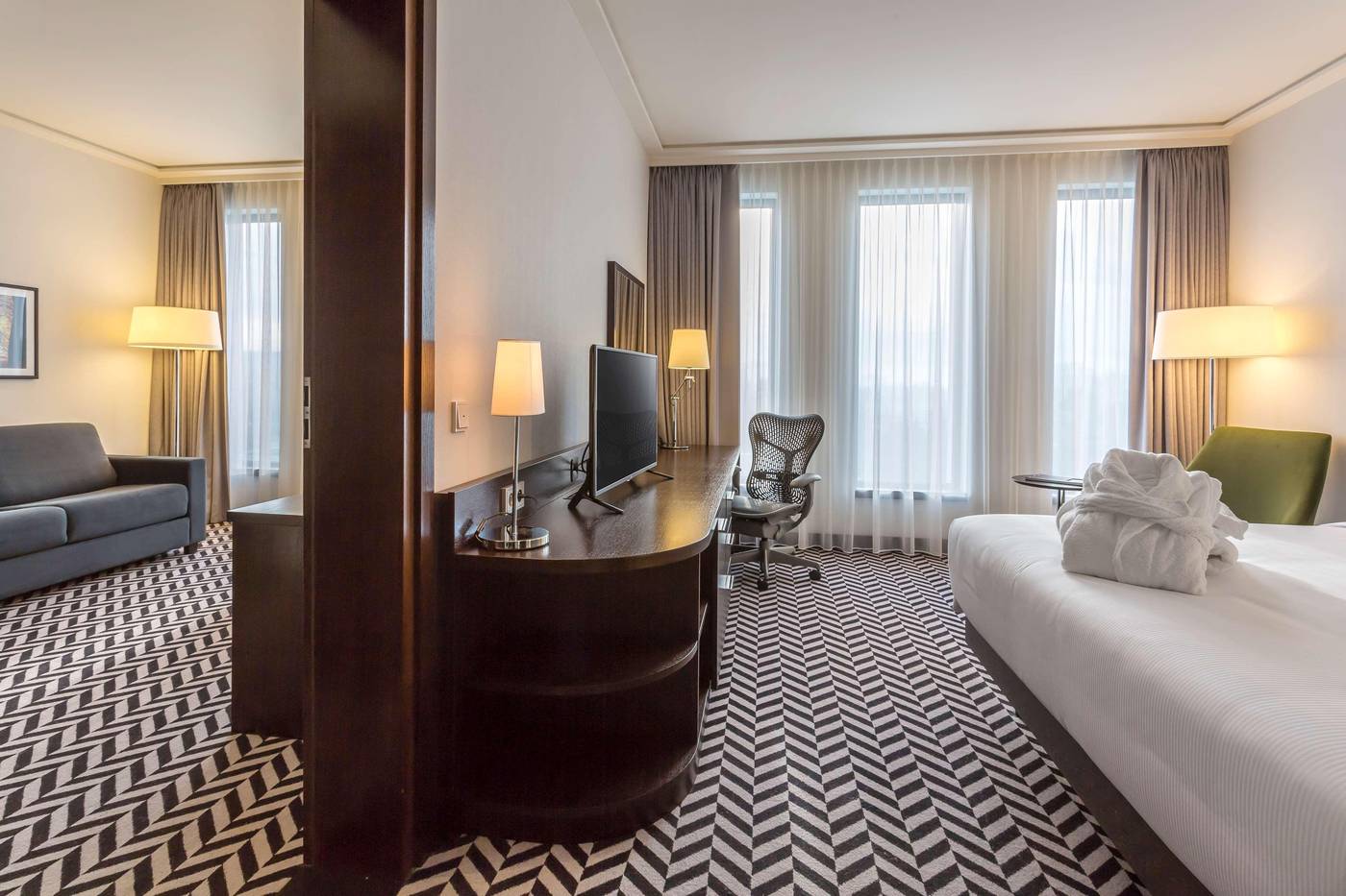 Hilton-Garden-Inn-Krakow-Airport-Room-7