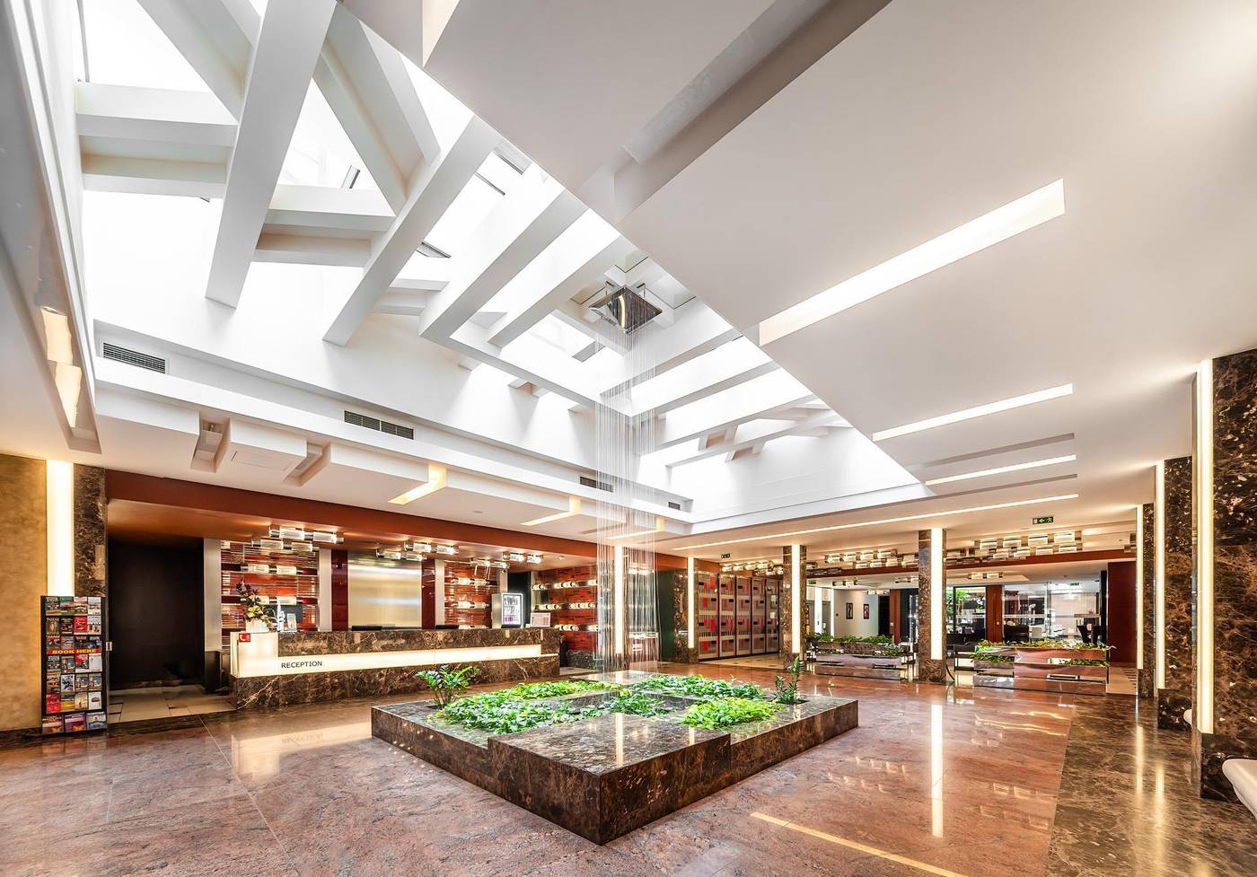 Grand-Majestic-Plaza-Hotel-Lobby-11