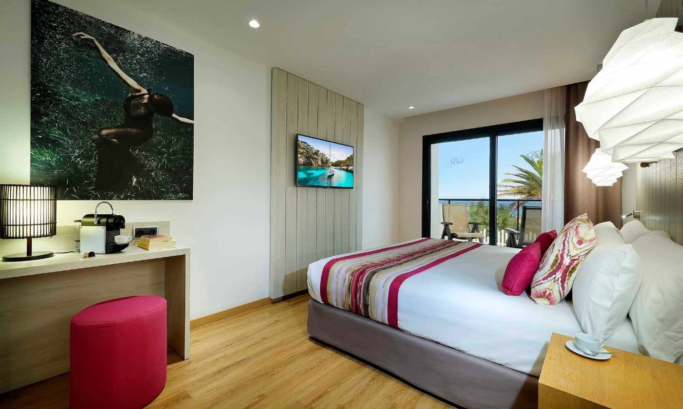 Grand-Palladium-White-Island-Resort---Spa-Room-20