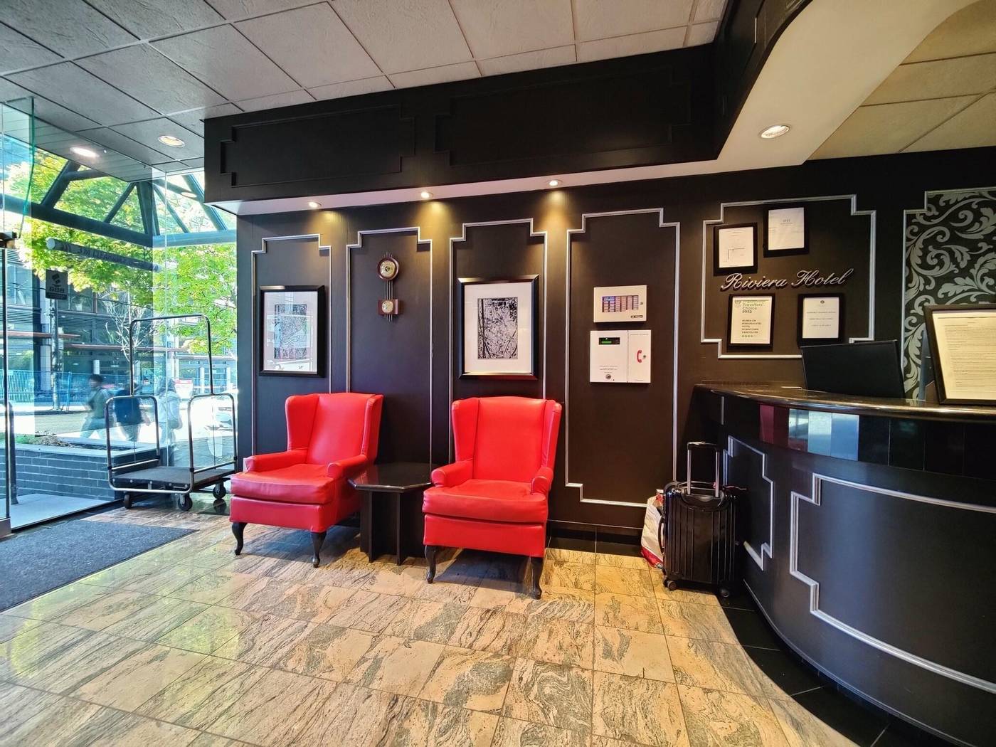 Divya-Sutra-Suites-on-Robson-Downtown-Lobby-6