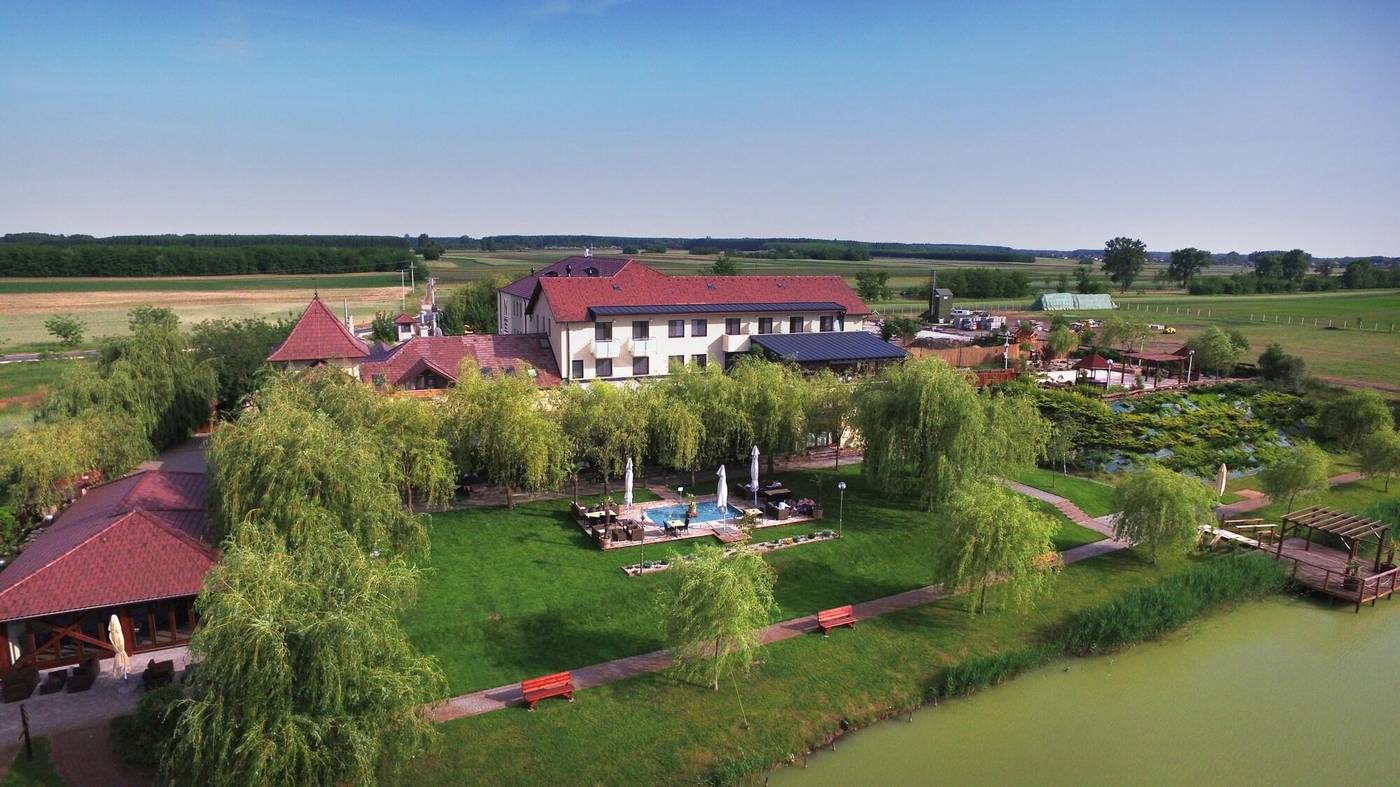 Nadas-To-Park-Hotel-Superior-General-view-11