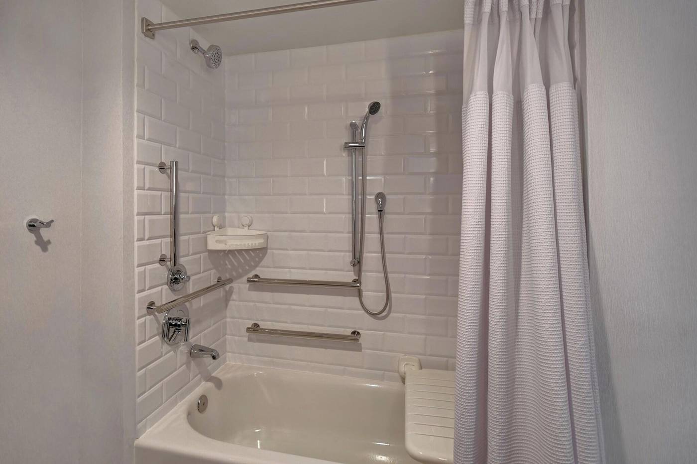 Crowne-Plaza-Boston-Newton-Hotel-Room-40