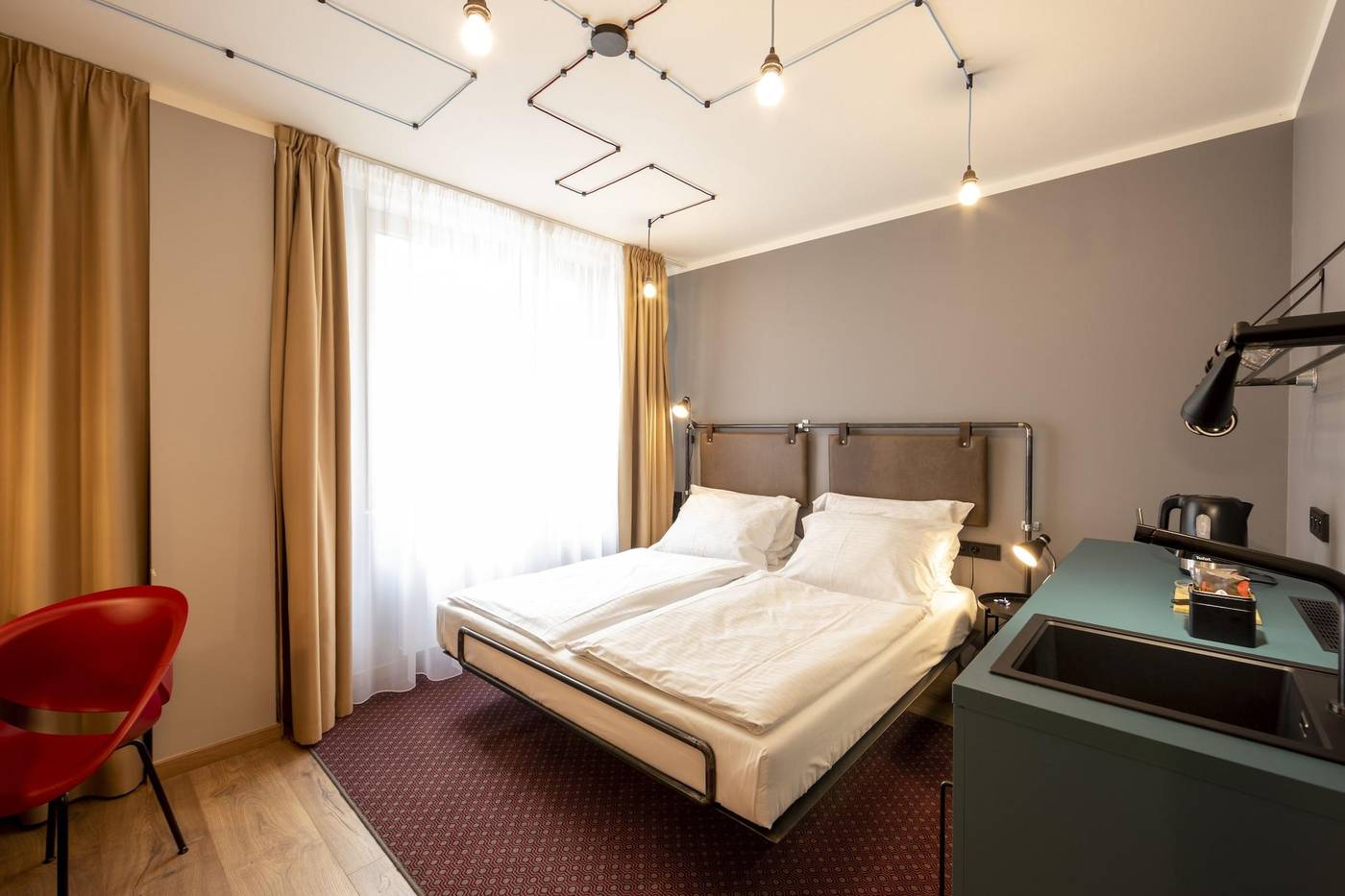 Miss-Sophie-s-Downtown-Room-34