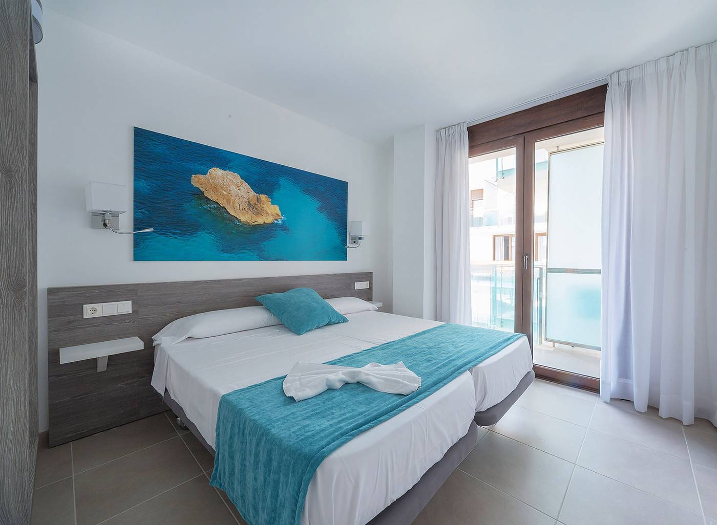 Caprice-Skyline-Aparthotel-Room-21