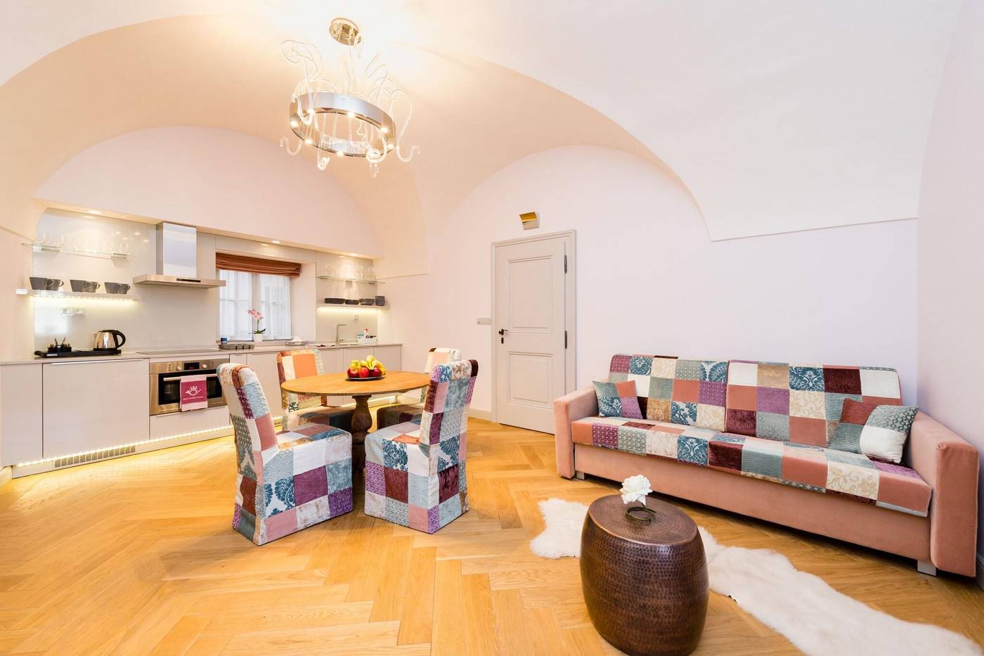 Old-Royal-Post-Hotel-Room-53