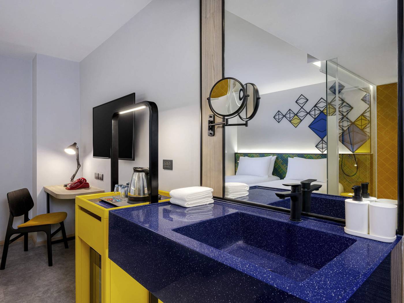 ibis-Styles-Bangkok-Silom-Room-9