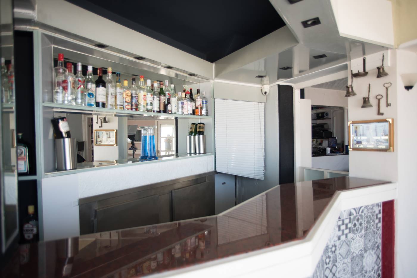 Korifi-Suites-Art-Hotel-Bar-38