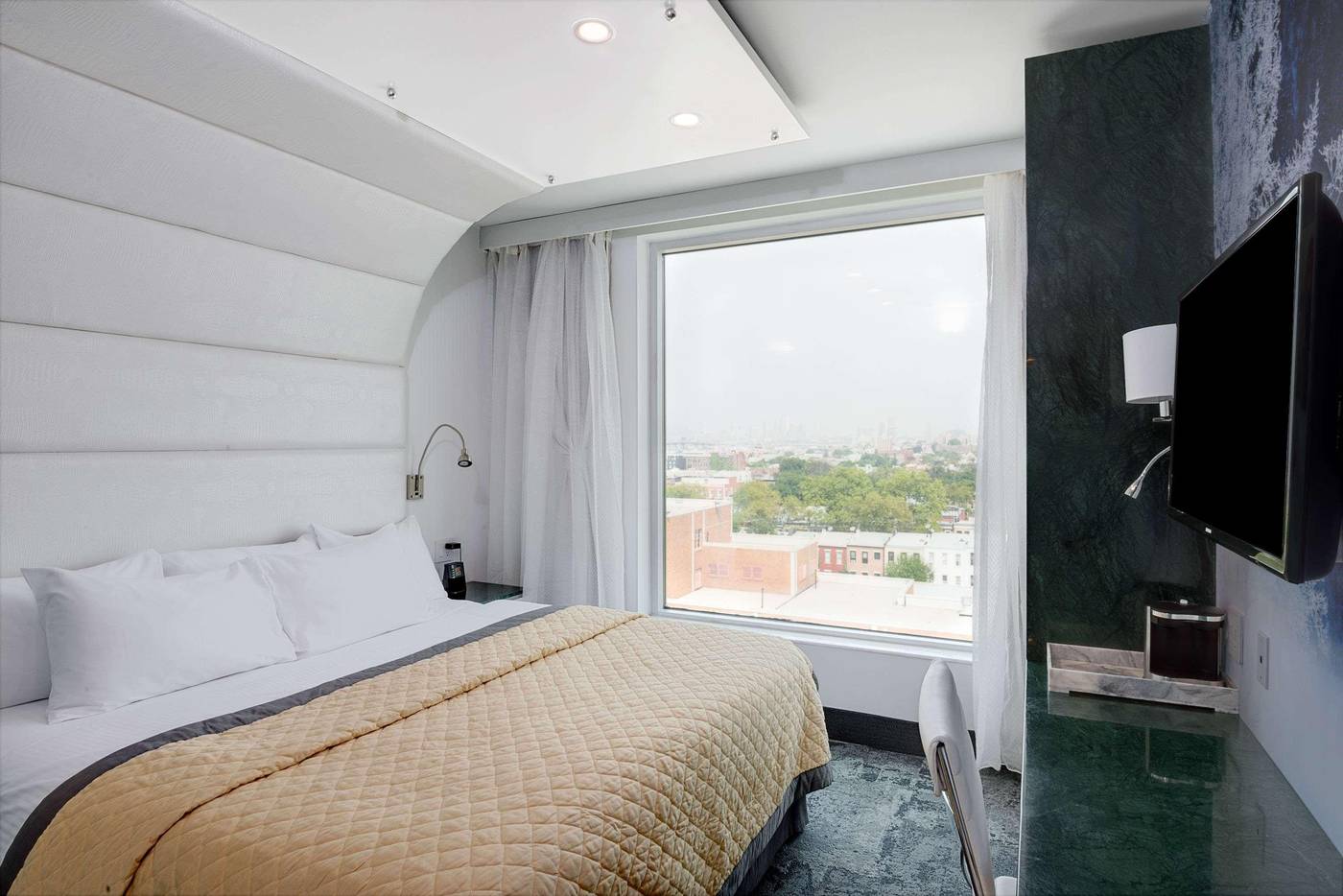 Wyndham-Garden-Brooklyn-Sunset-Park-Room-3