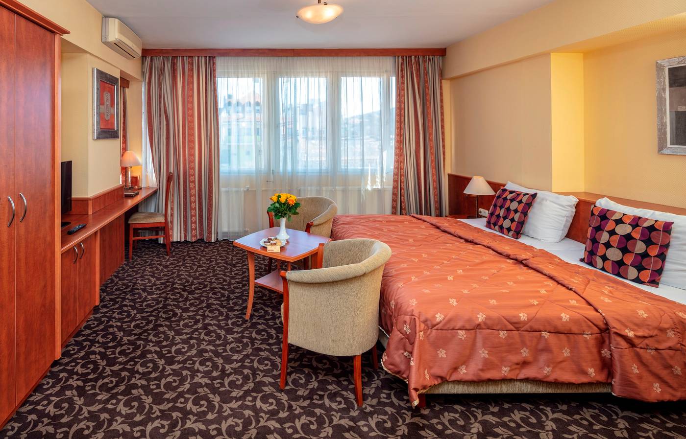 Hotel-Charles-Room-16
