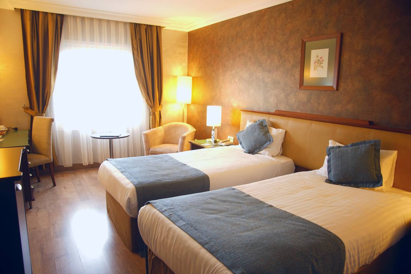 The-Green-Park-Hotel-Merter-Room-17