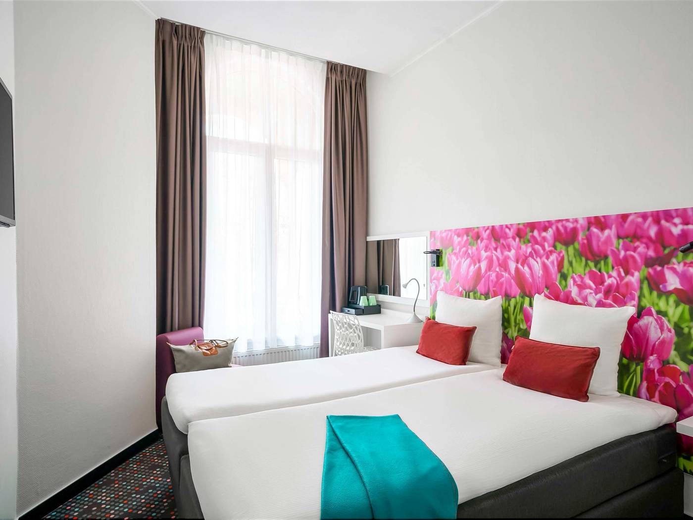 ibis-Styles-Amsterdam-City-Room-20